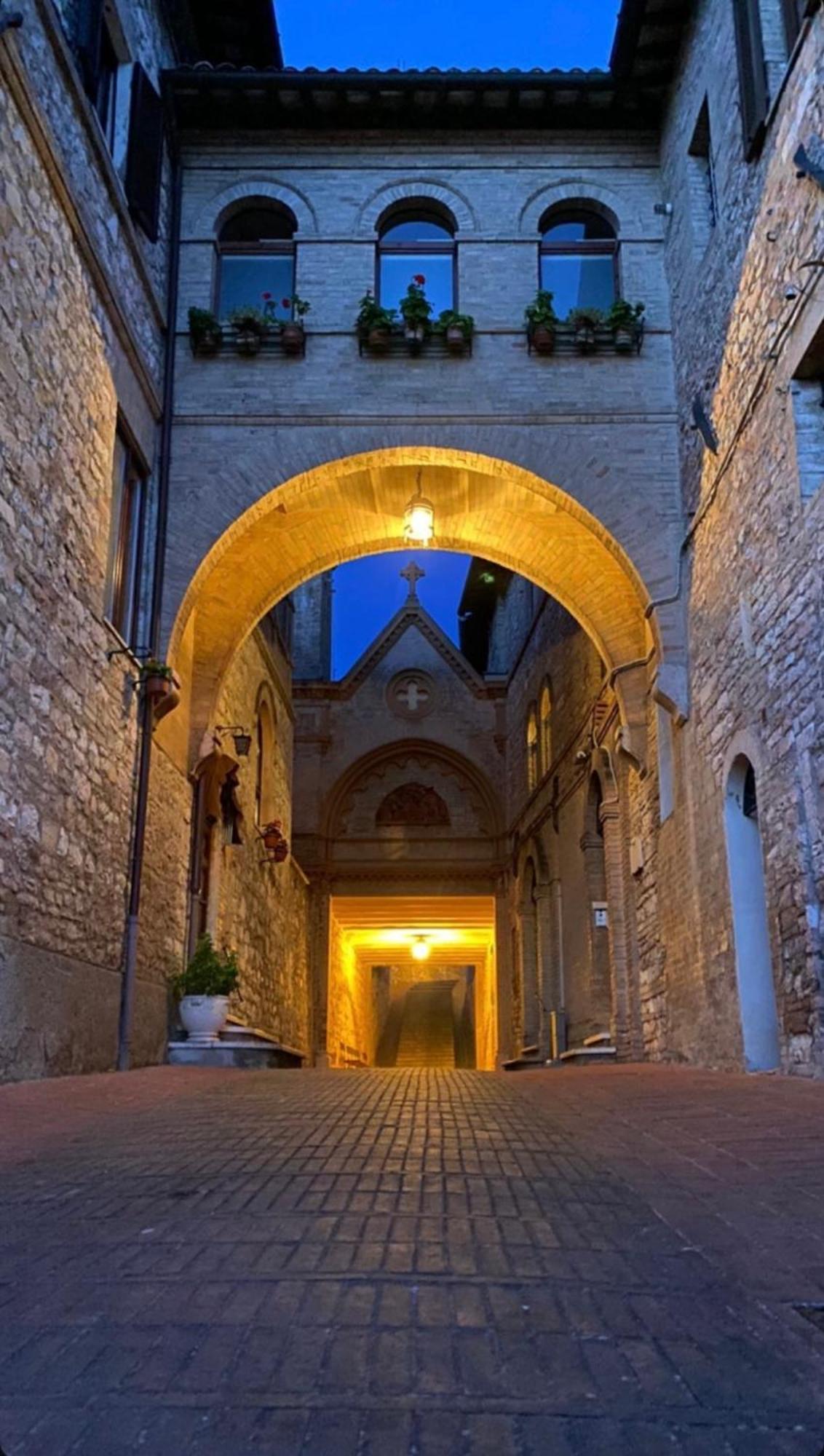 Monolocale L'Anfiteatro Romano Asyż Zewnętrze zdjęcie